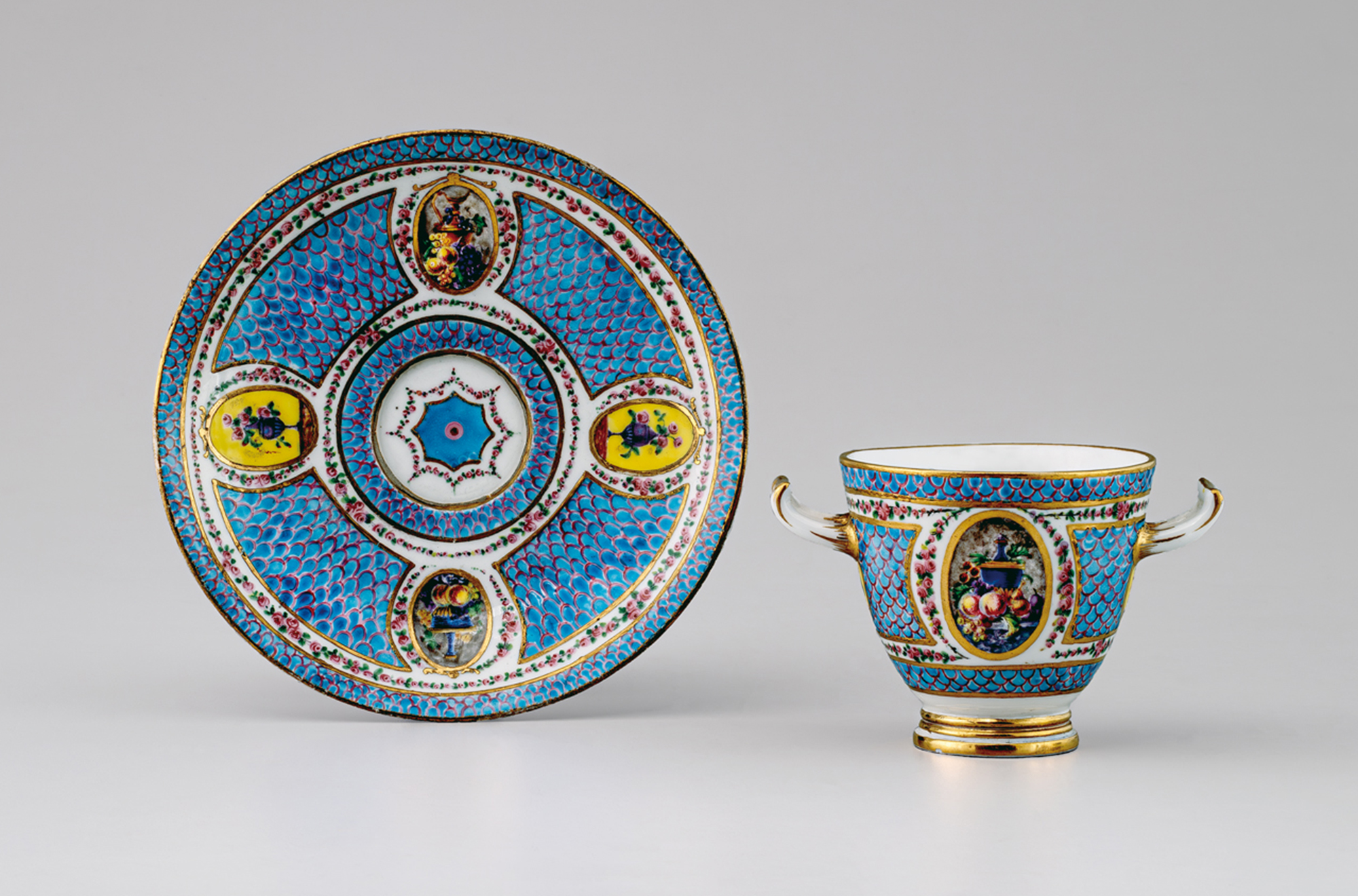 妃たちのオーダーメイド「セーヴル フランス宮廷の磁器」 | 京都新聞