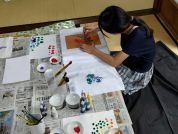 イベントレポート　夏休み親子向けワークショップ「染色体験～日本手ぬぐいを染めよう～」